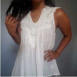 Vintage White crochet neckline sleeveless bohemian sleeveless top small S